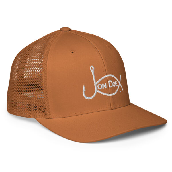Closed-back trucker cap - Image 18