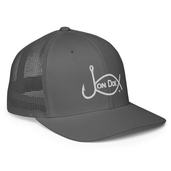 Closed-back trucker cap - Image 15