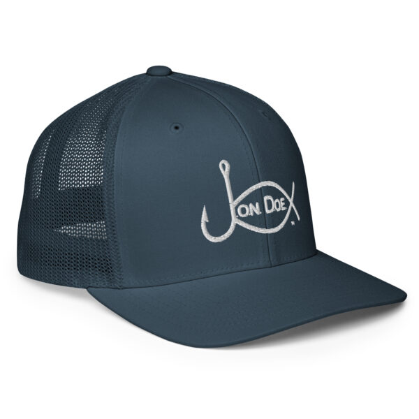 Closed-back trucker cap - Image 12